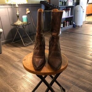 Brown cowgirl boots